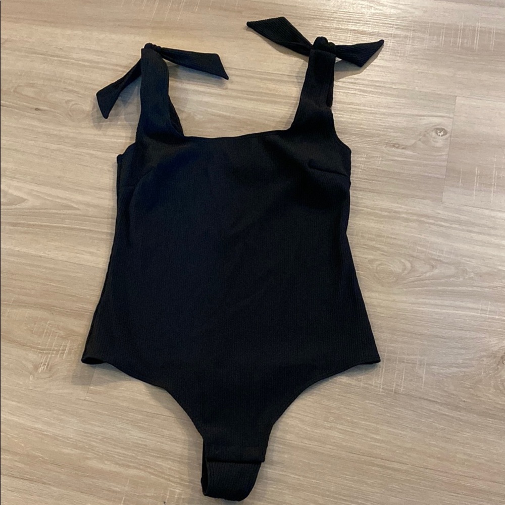 NWT Cupshe Ribbed Stretch Bodysuit, Size small, Black w/ Tie Straps